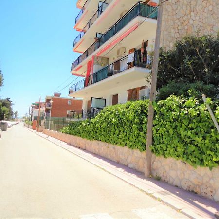 Lamoga-Sandi 4 2 Torredembarra Bagian luar foto