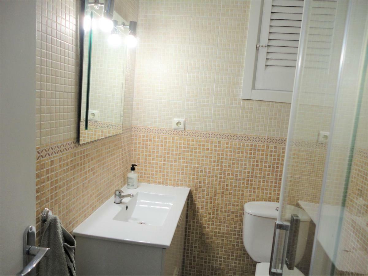 Lamoga-Sandi 4 2 Torredembarra Bagian luar foto