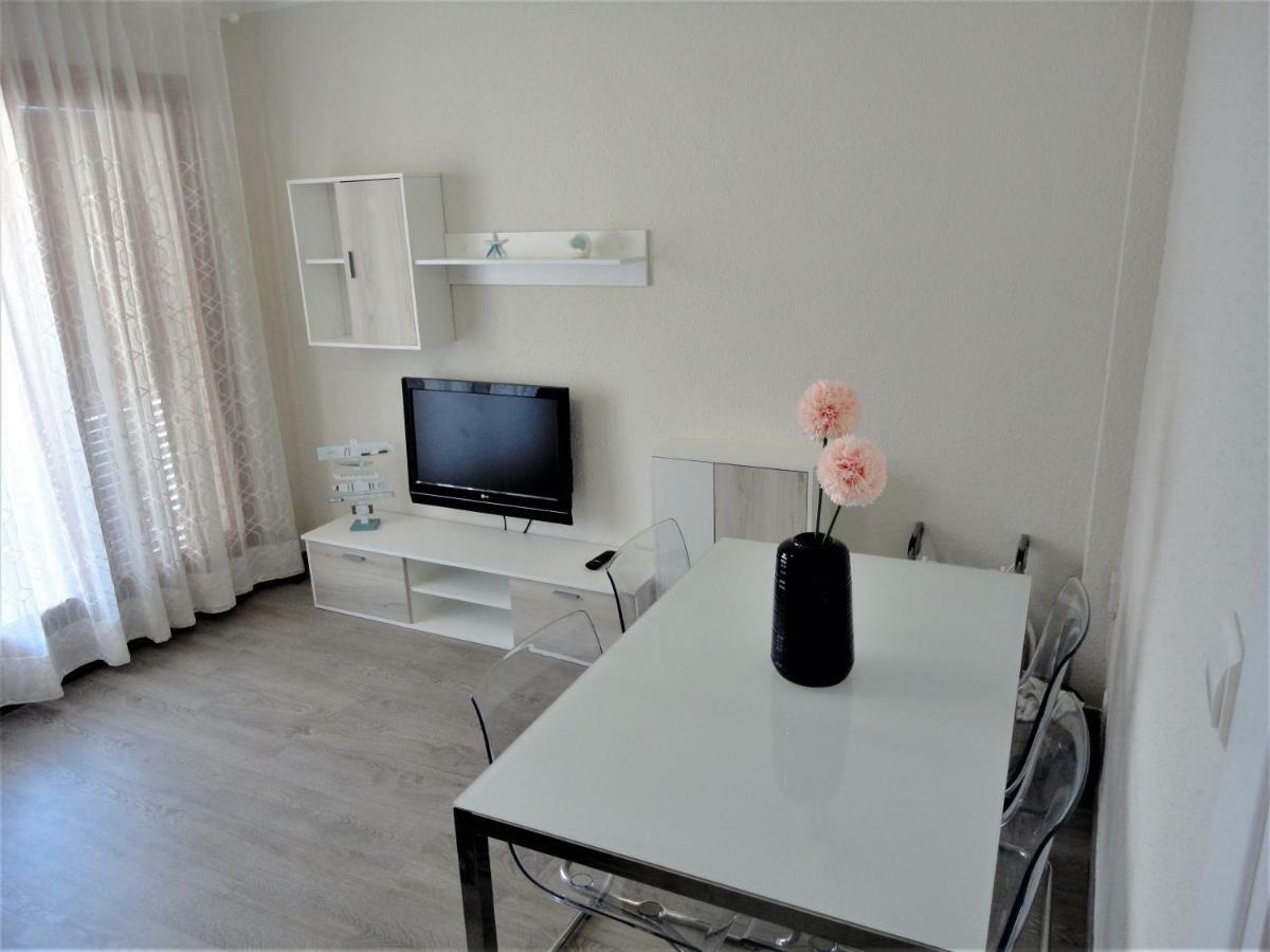 Lamoga-Sandi 4 2 Torredembarra Bagian luar foto