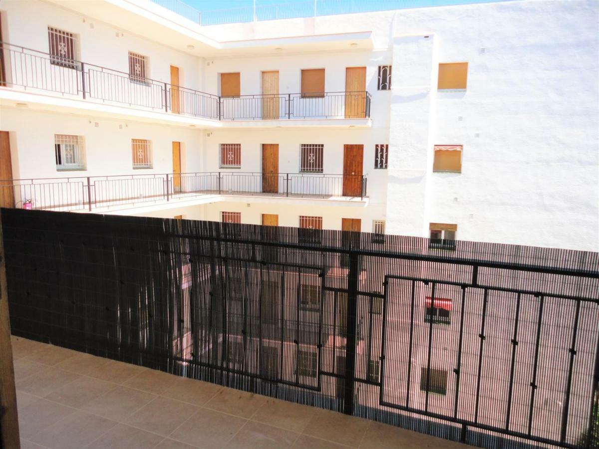 Lamoga-Sandi 4 2 Torredembarra Bagian luar foto