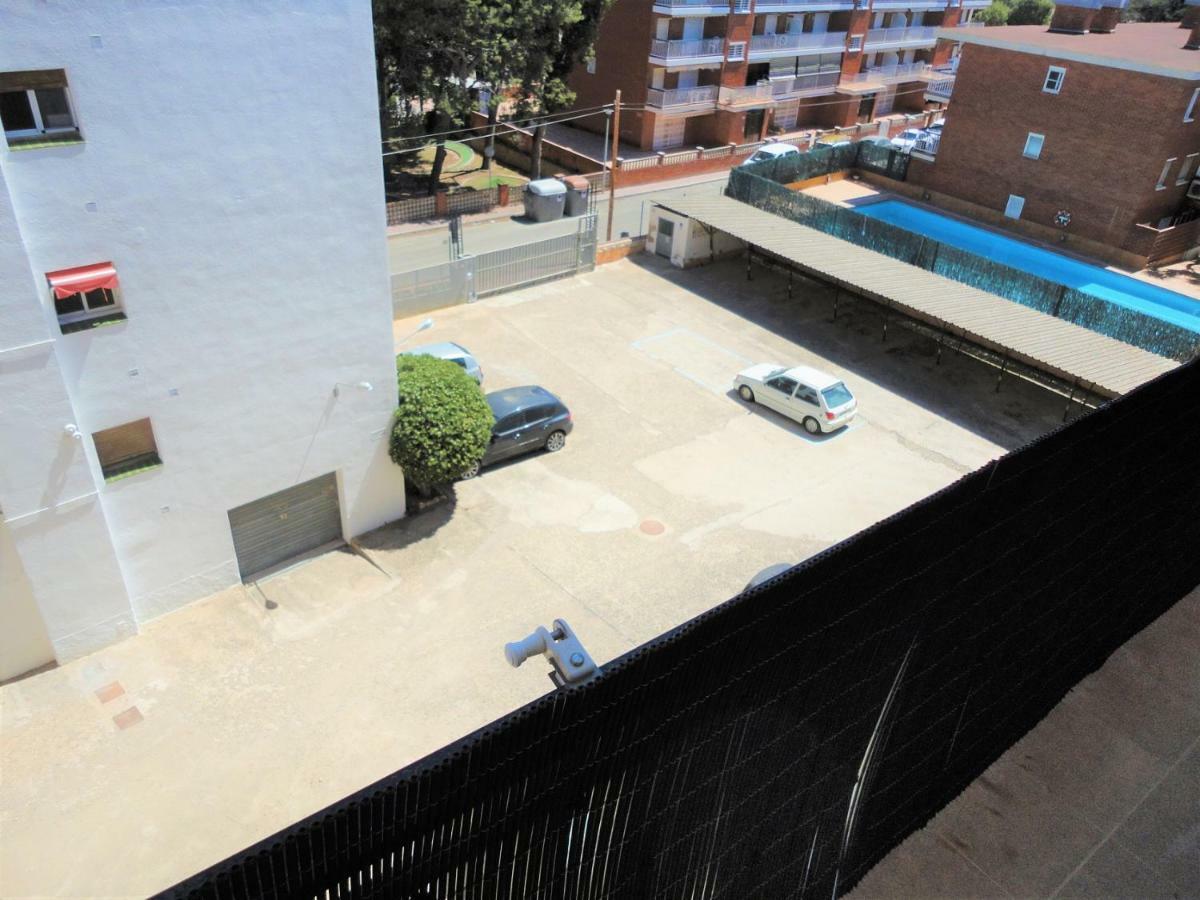 Lamoga-Sandi 4 2 Torredembarra Bagian luar foto