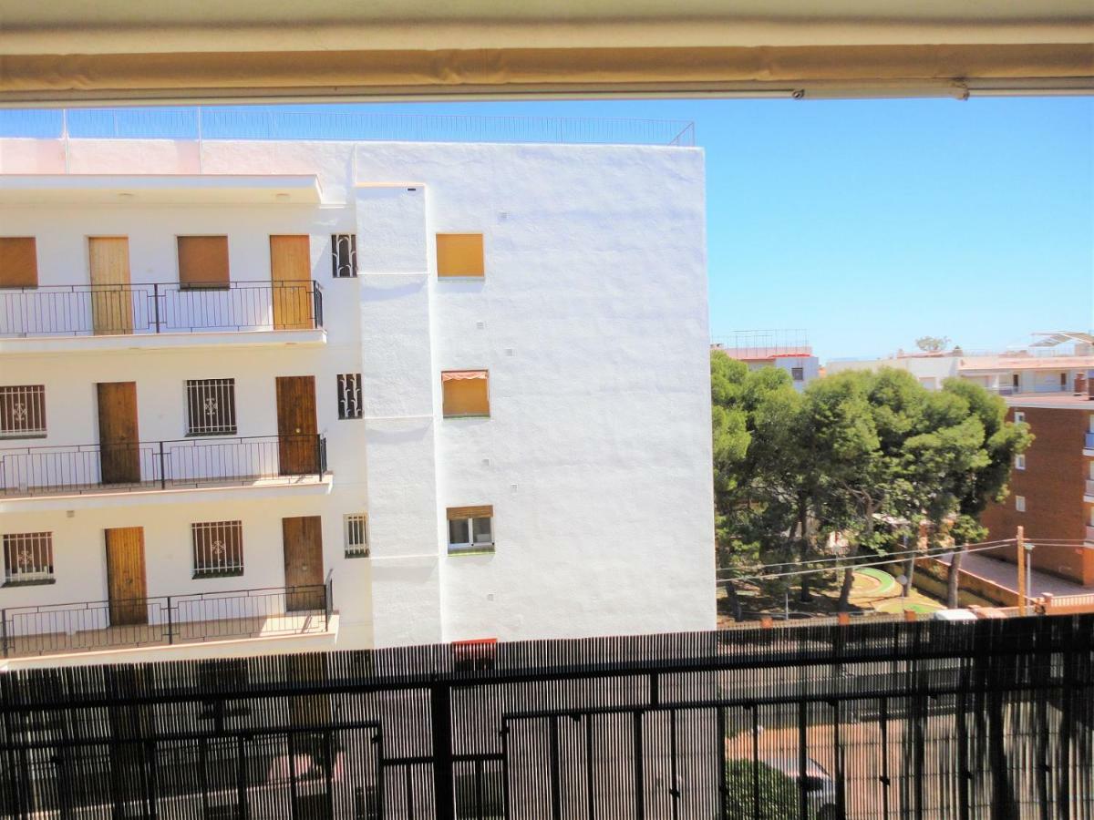Lamoga-Sandi 4 2 Torredembarra Bagian luar foto