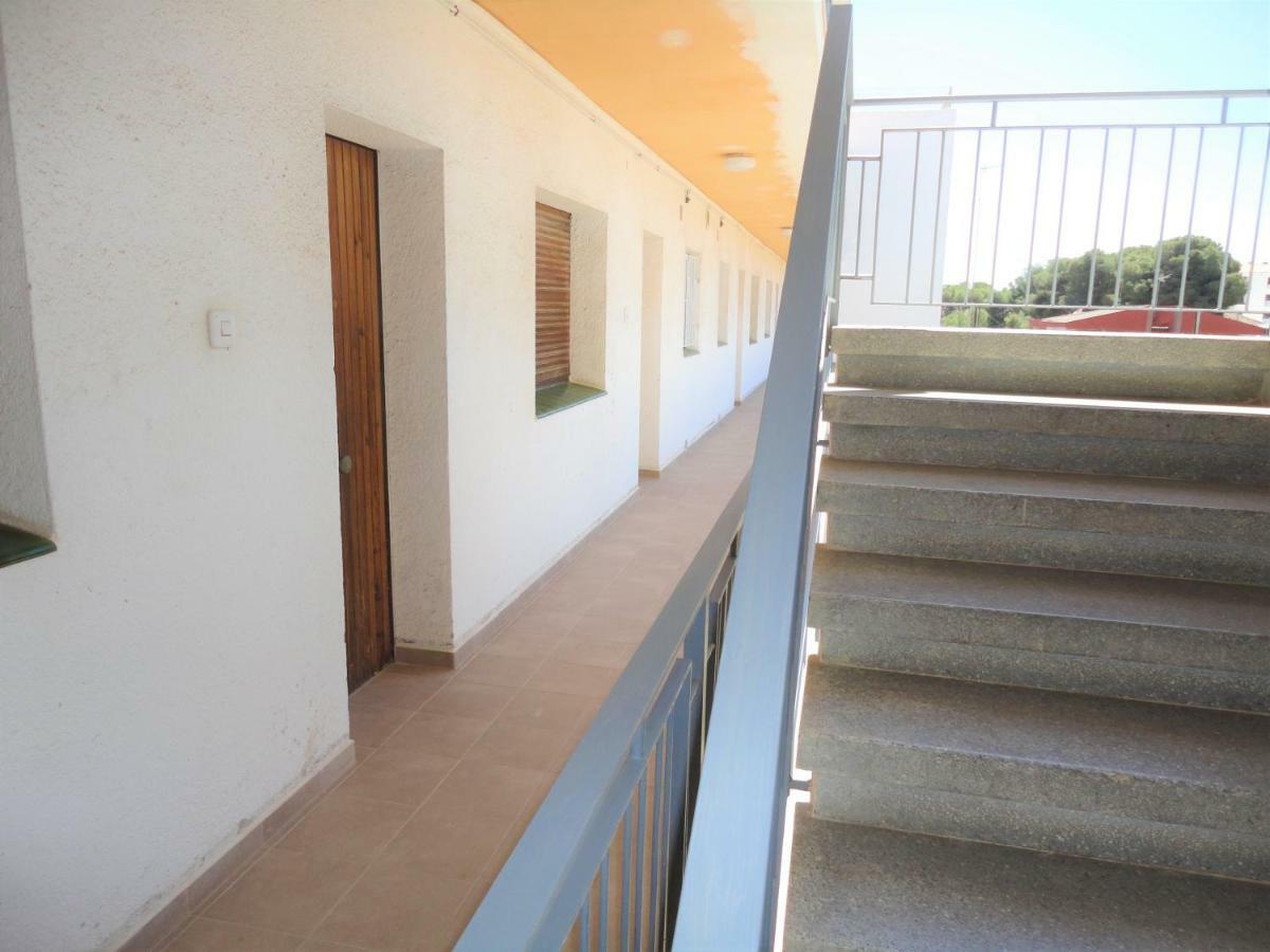 Lamoga-Sandi 4 2 Torredembarra Bagian luar foto
