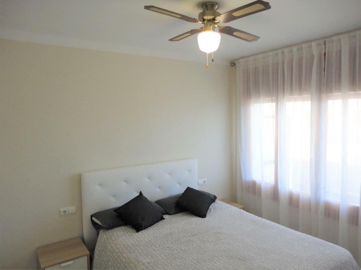 Lamoga-Sandi 4 2 Torredembarra Bagian luar foto